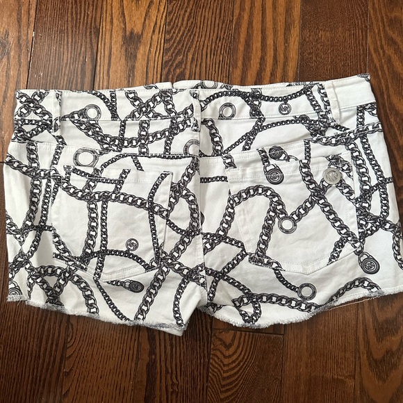 Michael Kors Pants - Michael Kors White Chain Print Jean Shorts